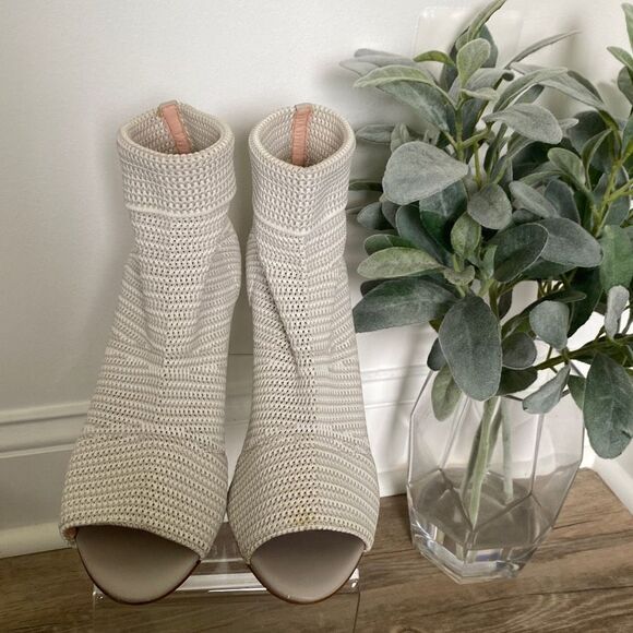 Avec Les Filles Mariah Peep Toe Stretch Knit Sock Ankle Booties Wood Heels White - Picture 2 of 13